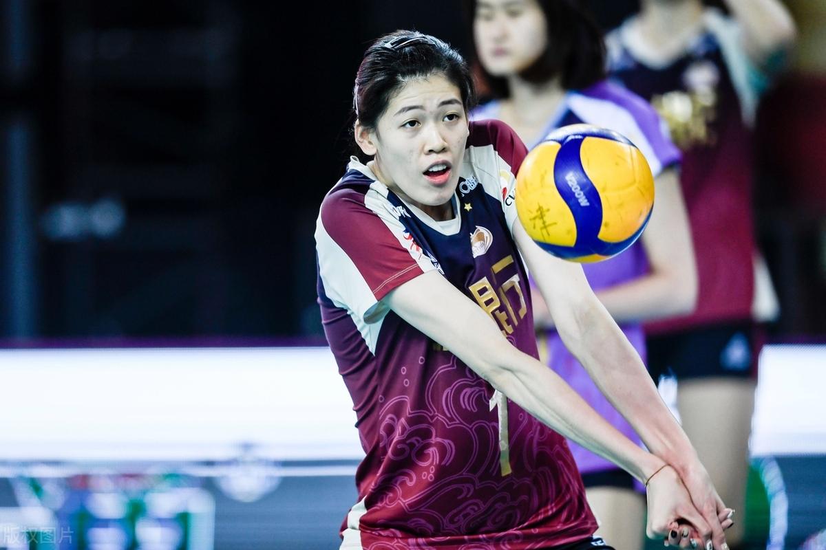 包含瓦朗西恩队实力坚挺，显露领先优势的词条