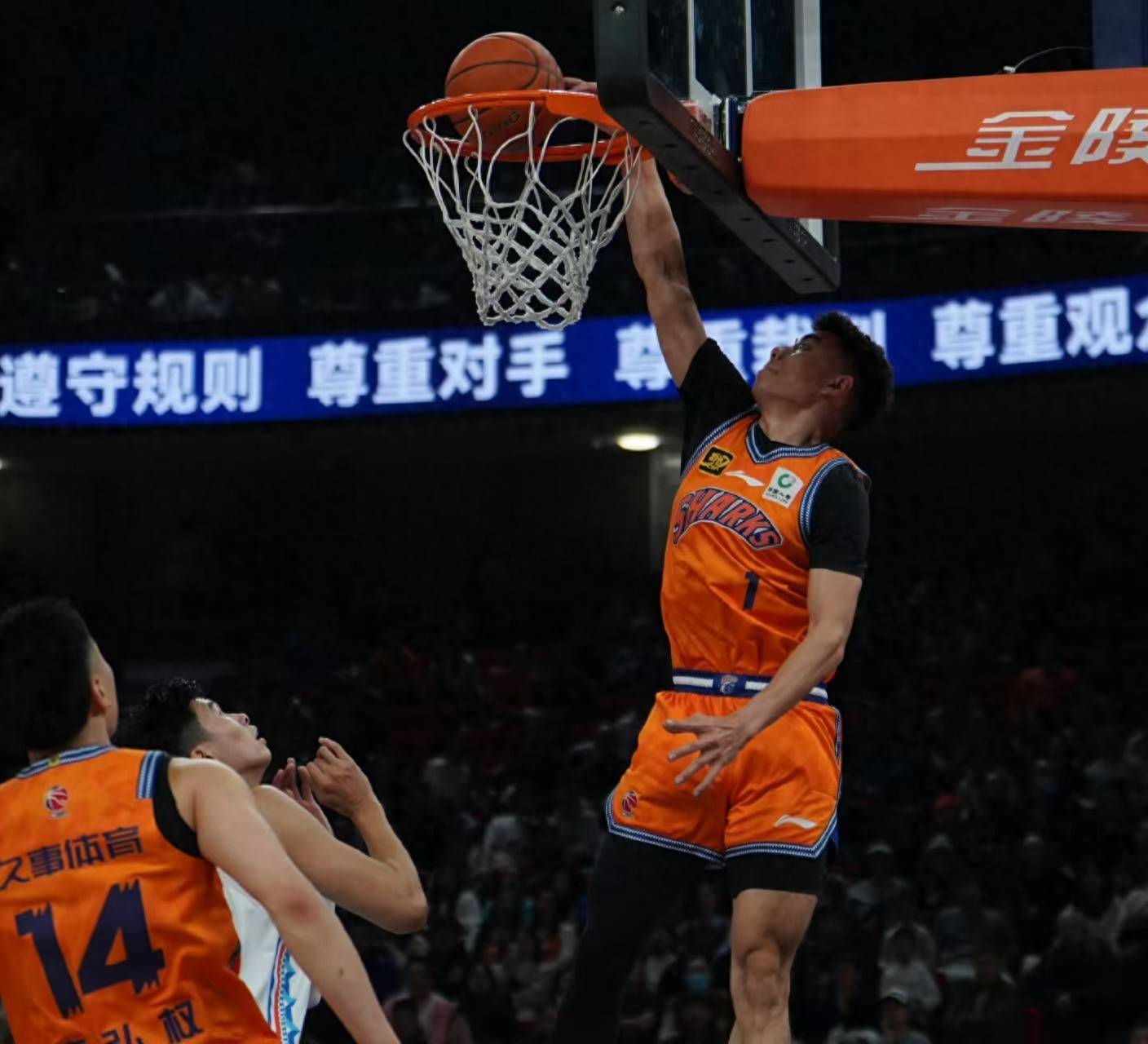 深圳男篮取得连胜，表现令人瞩目